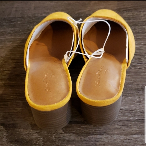 Universal Thread Mustard/Golden Wide Width Kitten Mule Sandals - Picture 3 of 9